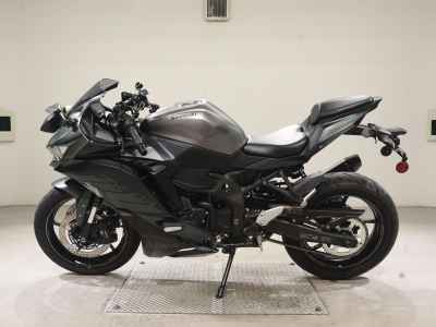 Kawasaki Ninja ZX-4R SE 2025