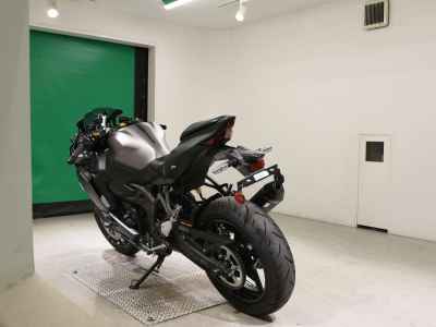 Kawasaki Ninja ZX-4R SE 2025