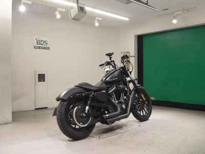 Harley-Davidson Sportster Iron XL883N 2012