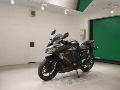 Kawasaki Ninja ZX-25R 2022