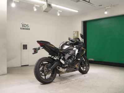 Kawasaki Ninja ZX-25R 2022