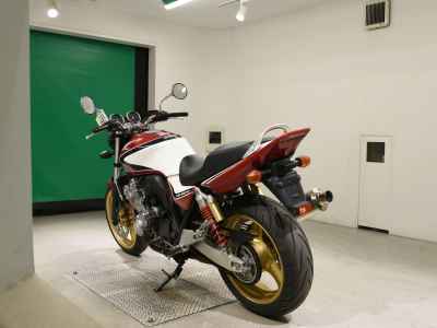 Honda CB400SFV 2009
