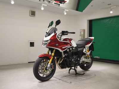 Honda CB1300SF 2025