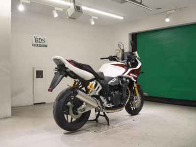 Honda CB1300SF 2025
