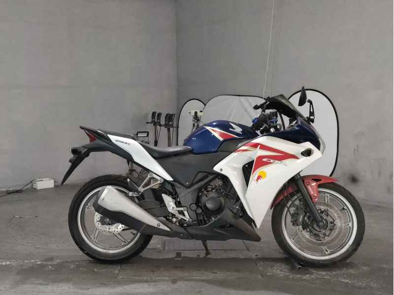 Honda CBR250R 2011