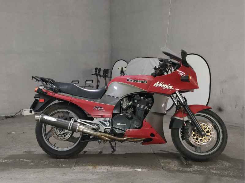 Kawasaki GPZ900R