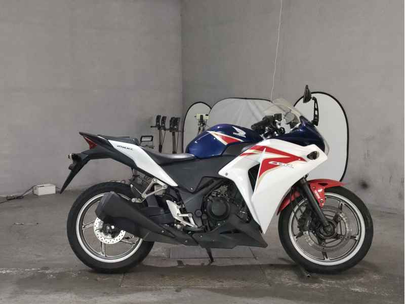 Honda CBR250R 2011
