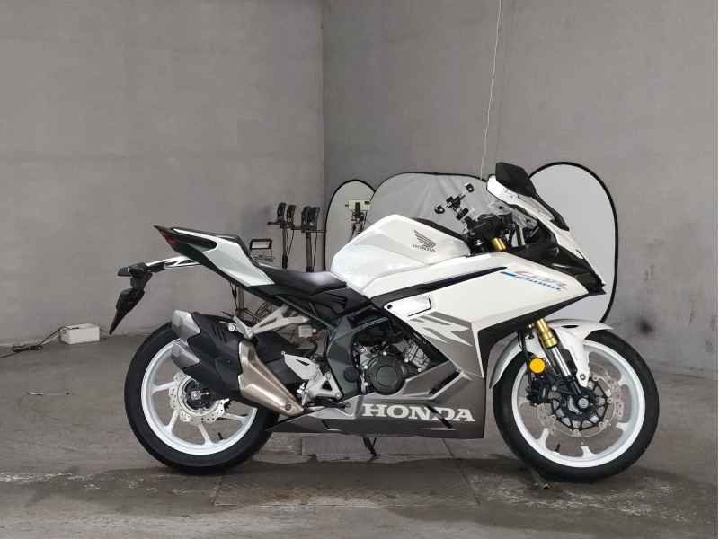 Honda CBR250RR 2023