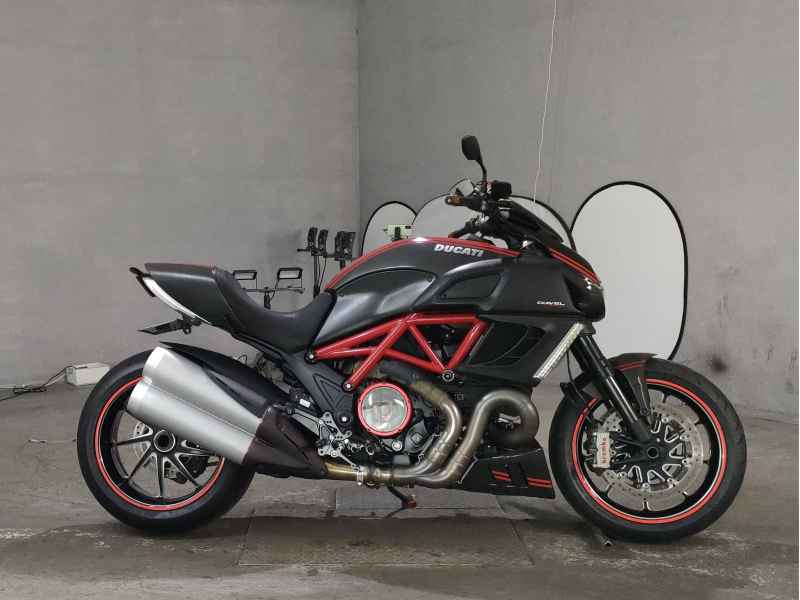 Ducati Diavel Carbon 2011