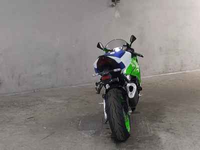 Kawasaki Ninja ZX-6R 2024