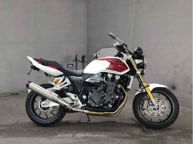 Honda CB1300SF 2025