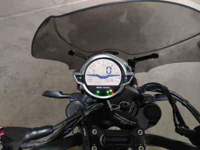 Moto Guzzi V7 Stone 2022