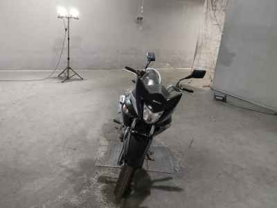 Suzuki GSR250S