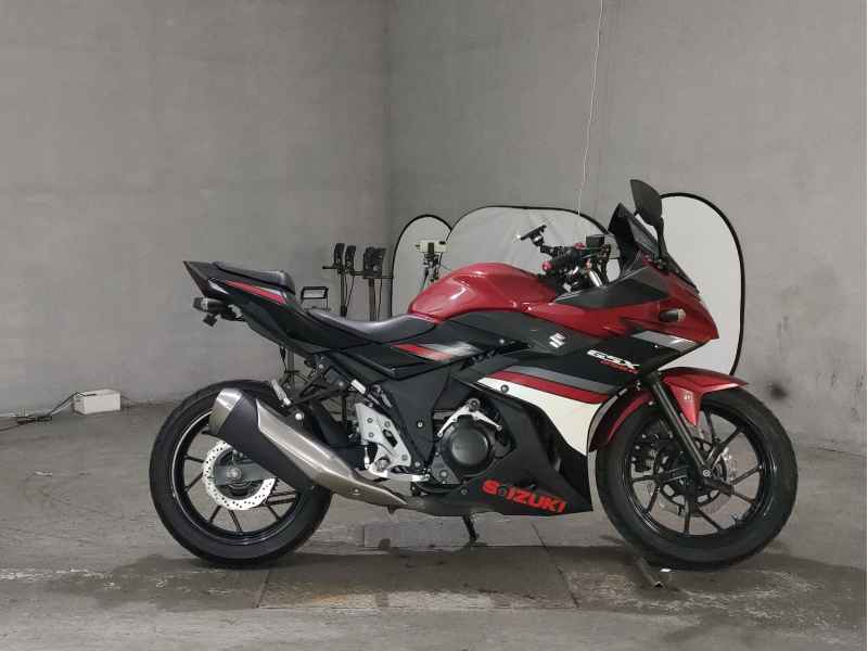 Suzuki GSX250R