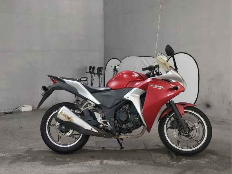 Honda CBR250R 2011