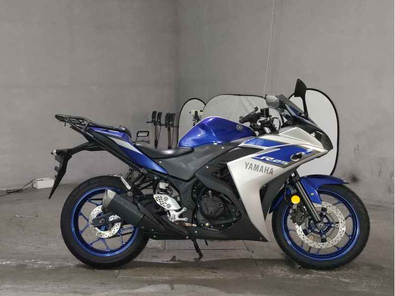 Yamaha YZF-R25 2015