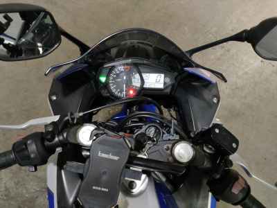Yamaha YZF-R25 2015