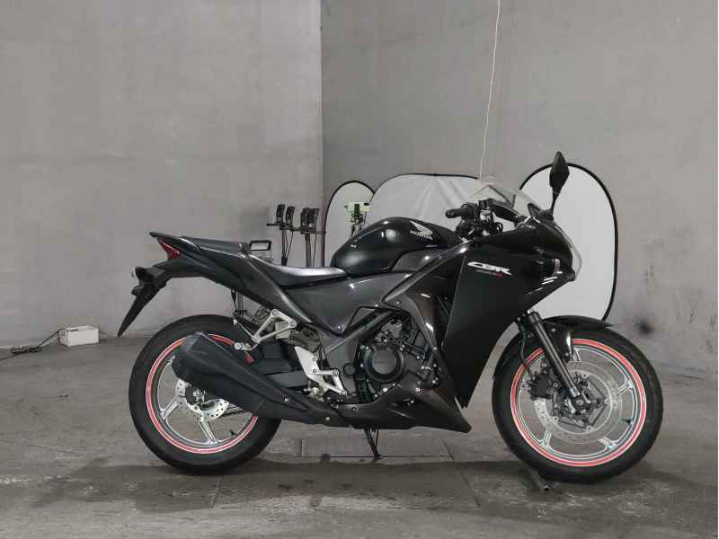 Honda CBR250R 2011