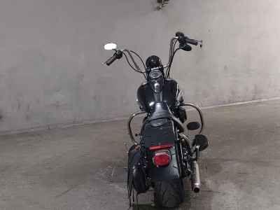 Harley-Davidson CROSS BONES FLSTSB1580 2011