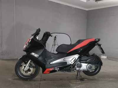 Aprilia SR Max 300 2015