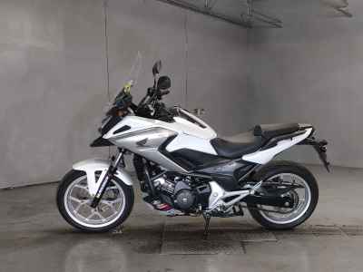 Honda NC750X 2016
