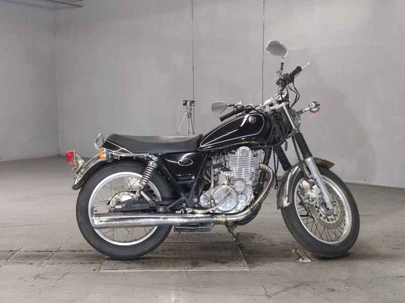 Yamaha SR400
