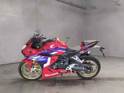 Honda CBR250RR 2023