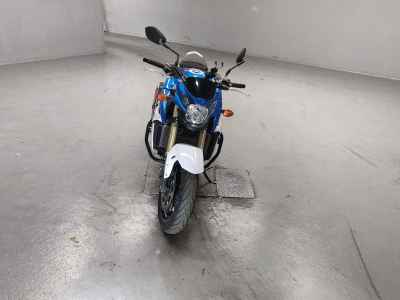 Suzuki GSR750 2013