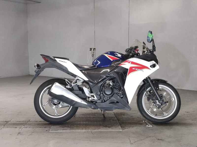 Honda CBR250R 2011