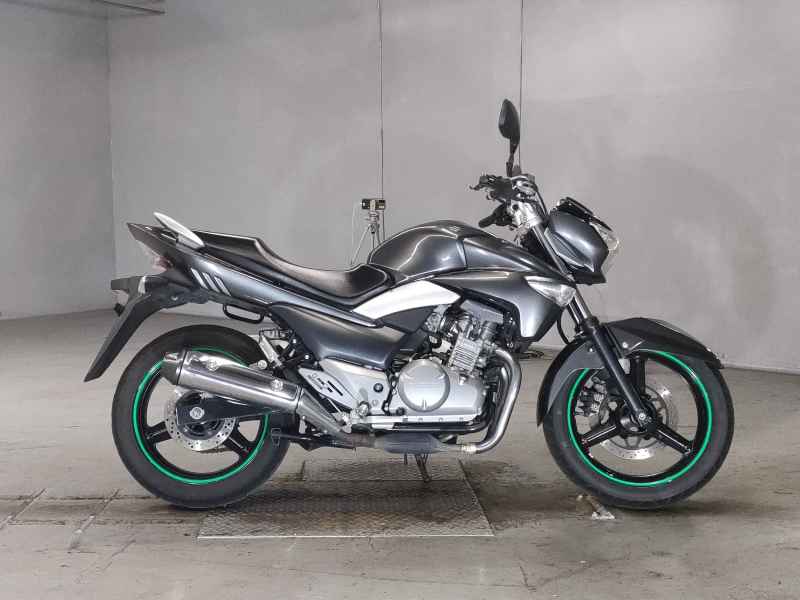 Suzuki GSR250