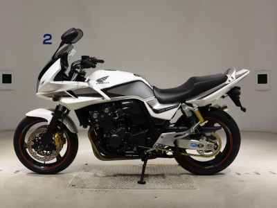 Honda CB400 Super Boldor 2011