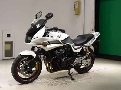 Honda CB400 Super Boldor 2011