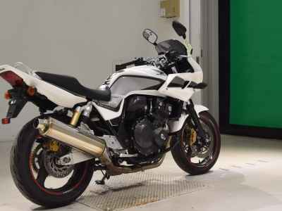 Honda CB400 Super Boldor 2011