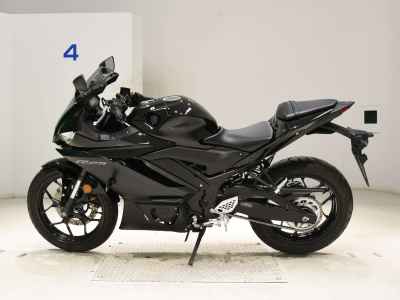 Yamaha YZF-R25 2023