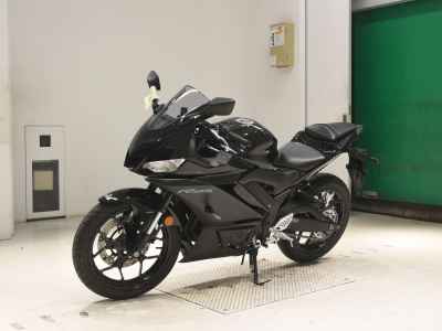 Yamaha YZF-R25 2023