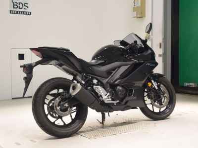Yamaha YZF-R25 2023