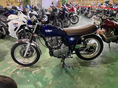 Yamaha SR400 2021
