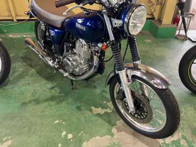 Yamaha SR400 2021