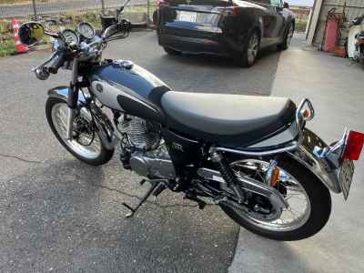 Yamaha SR400 2021