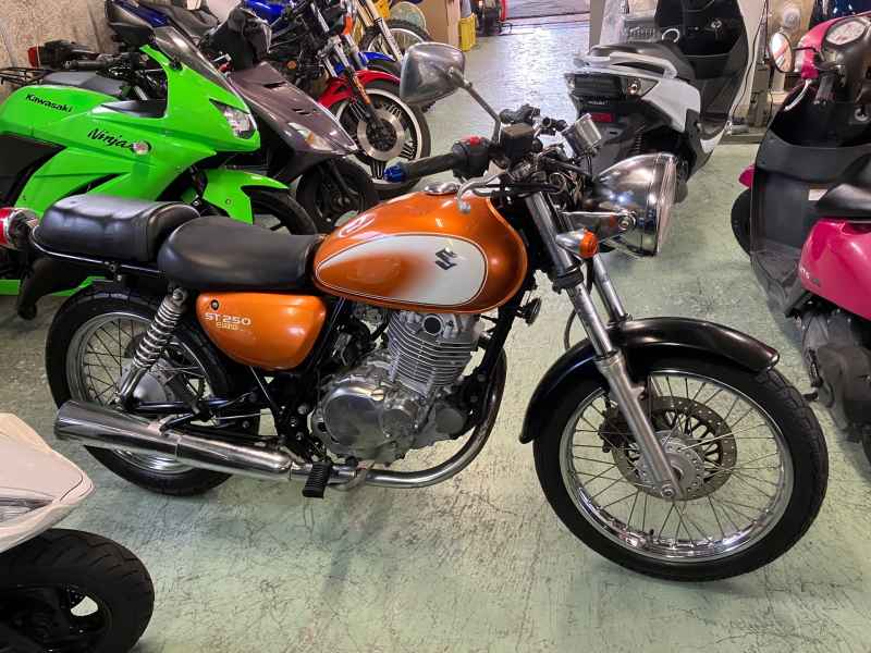Suzuki ST250E 2015
