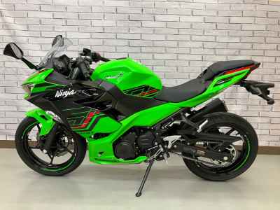 Kawasaki Ninja 400 KRT Edition 2024
