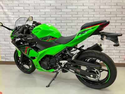 Kawasaki Ninja 400 KRT Edition 2024