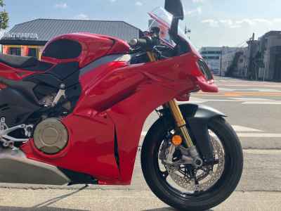 Ducati Panigale V4S 2025