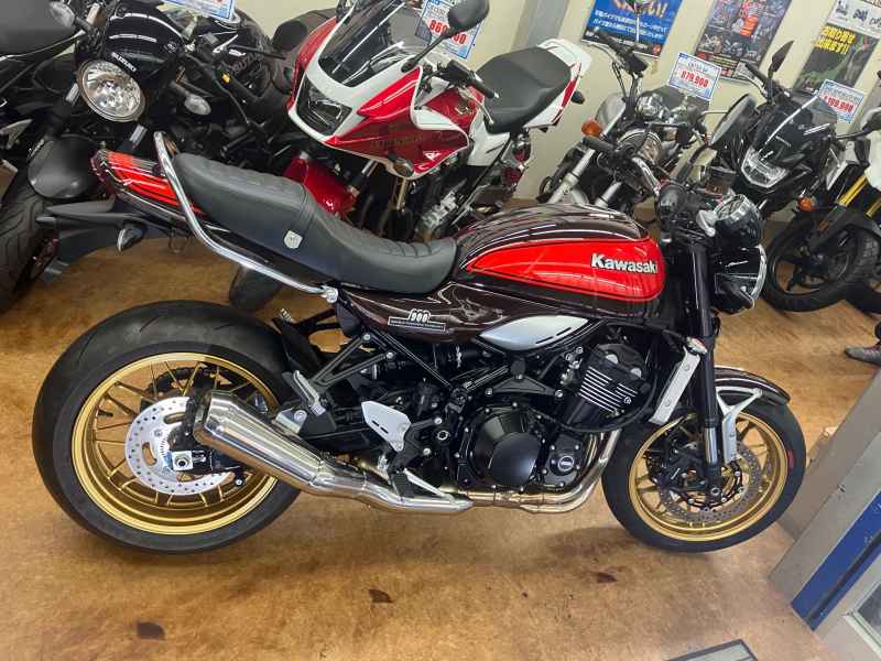 Kawasaki Z900RS 2022