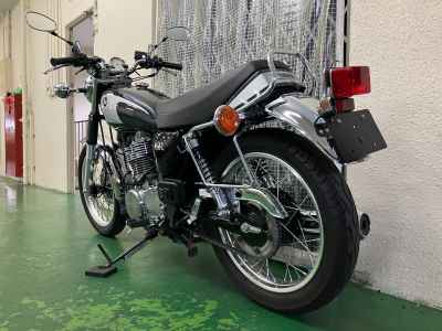 Yamaha SR400 2021