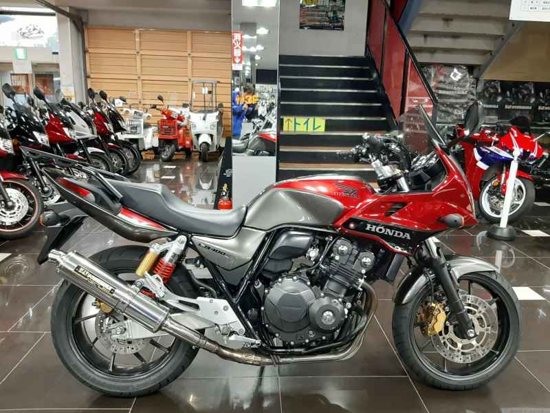 Honda CB400 Super Boldor 2018