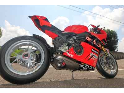 Ducati Panigale V4S 2024