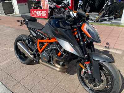 KTM 1290 Super Duke R 2021