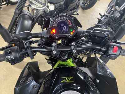 Kawasaki Z400 2022