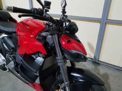 Ducati Streetfighter V2 2022